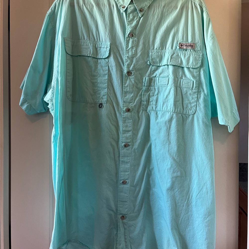Columbia Men's Aqua Casual Button Down Shirt